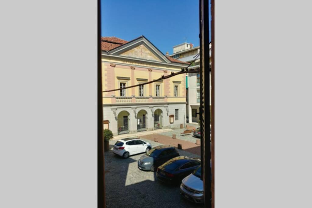 Dolce Eporedia intero alloggio nel centro storico Ivrea Esterno foto